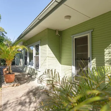 Charlie'S Beach House Byron Bay Exterior photo