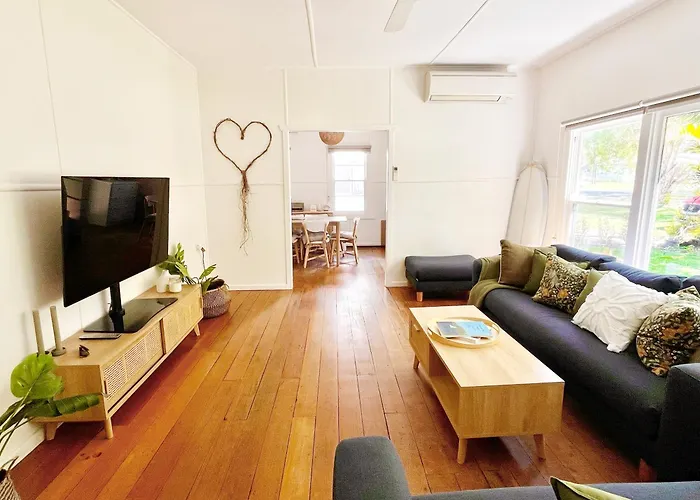 Charlie\'S Beach House